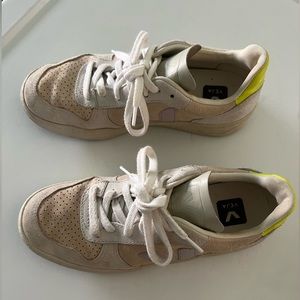 Veja size 7 sneakers